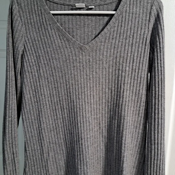 Sweater - Picture 4 of 4